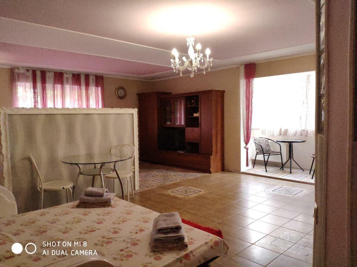 Apartments Domovik Latorichnaya,3 ムカチェヴォ エクステリア 写真